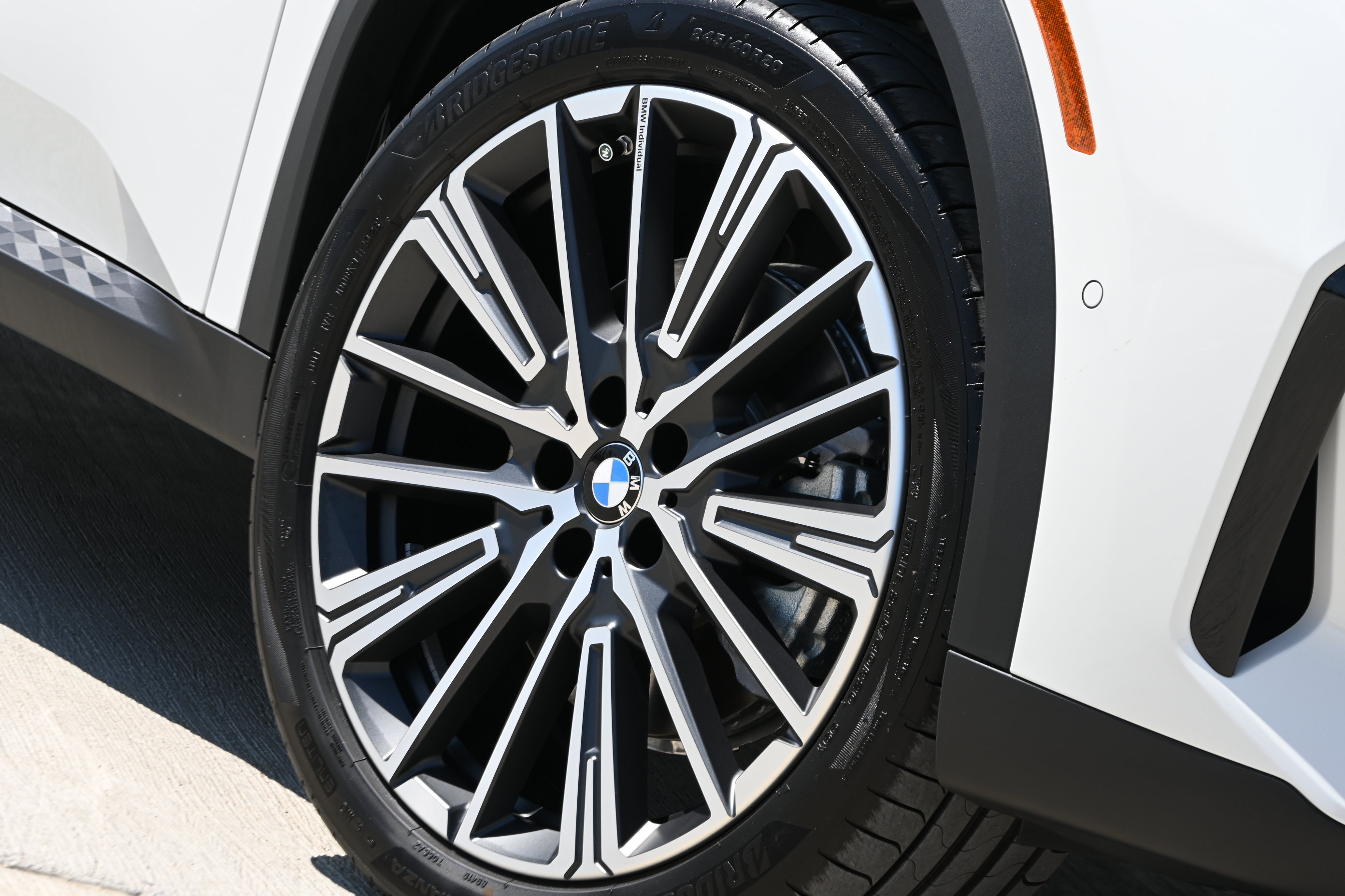 New 2027 BMW X2 xDrive28i AWD/4WD image 10