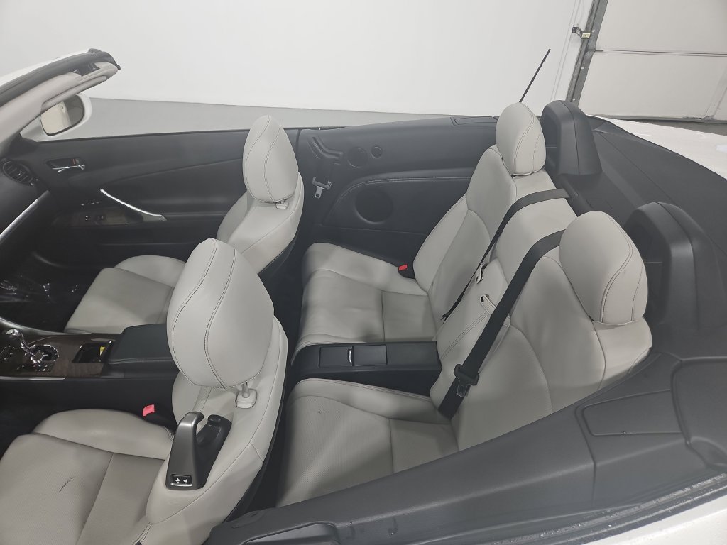 Used 2011 Lexus IS 250C w/ Luxury Pkg RWD image 24