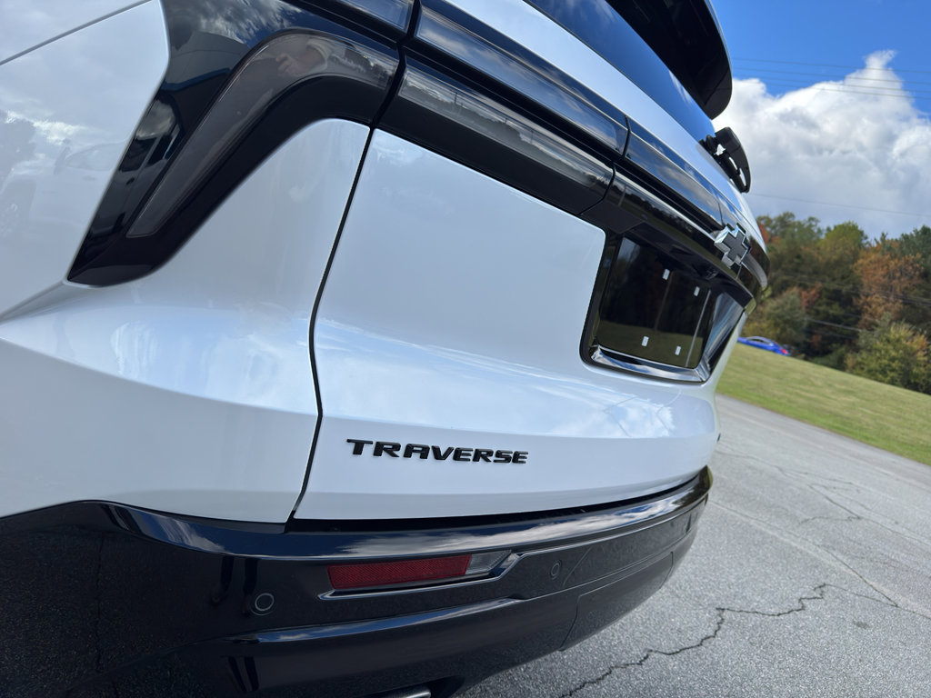 Used 2024 Chevrolet Traverse RS w/ LPO, Floor Liner Package image 7