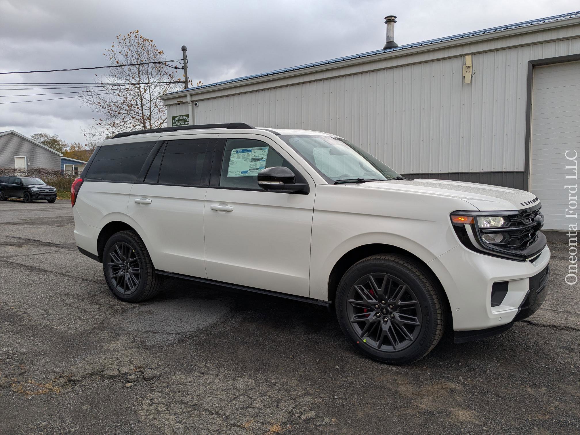 New 2025 Ford Expedition Platinum image 7
