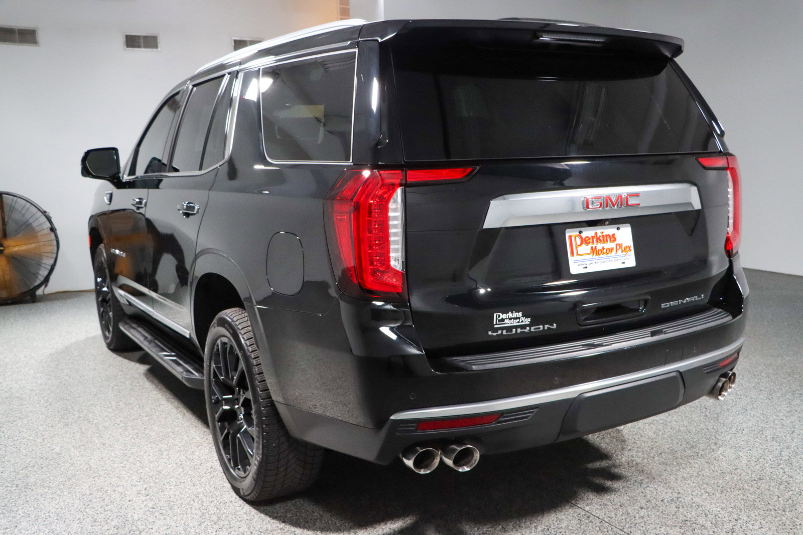 Used 2023 GMC Yukon Denali AWD/4WD image 9