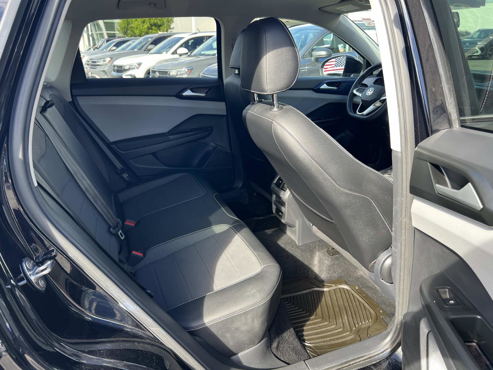 Certified 2022 Volkswagen Taos SE image 29