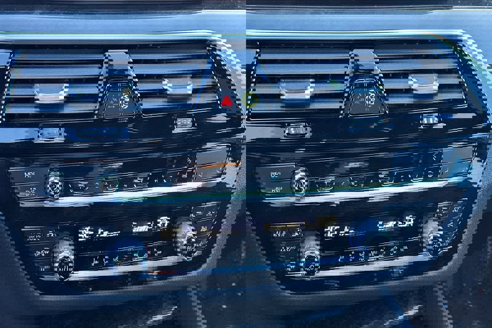 Certified 2023 BMW 530i 530i w/ Convenience Package image 24