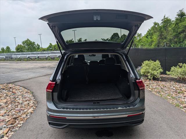 Used 2023 Volkswagen Tiguan SE w/ Panoramic Sunroof Package AWD/4WD image 21