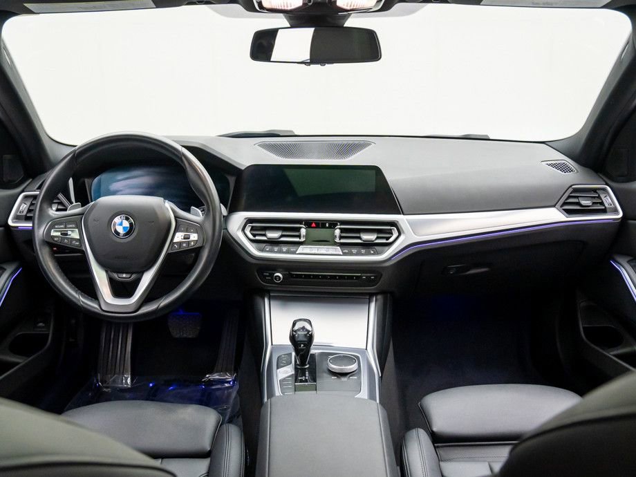 Used 2020 BMW 330i xDrive Sedan w/ Convenience Package image 11