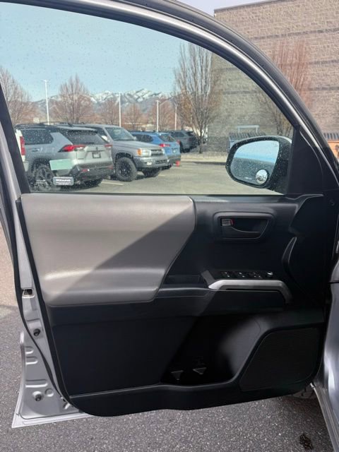 Used 2017 Toyota Tacoma SR5 image 16