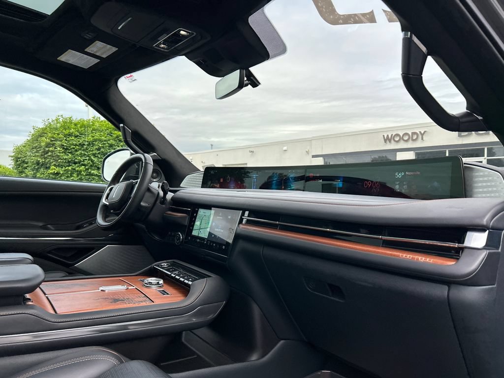 Used 2025 Lincoln Navigator Black Label AWD/4WD image 41