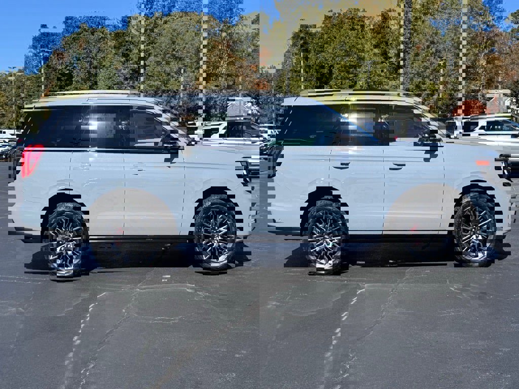 New 2025 Ford Expedition Platinum w/ Stealth Performance Package image 4