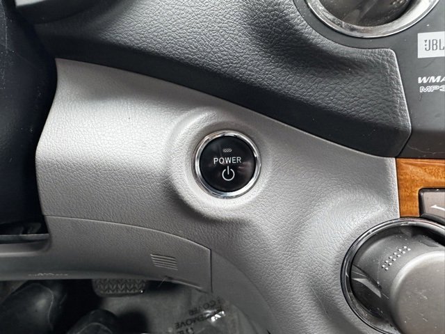 Used 2010 Toyota Highlander Limited image 32