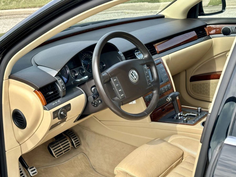 Used 2004 Volkswagen Phaeton V8 AWD/4WD image 19
