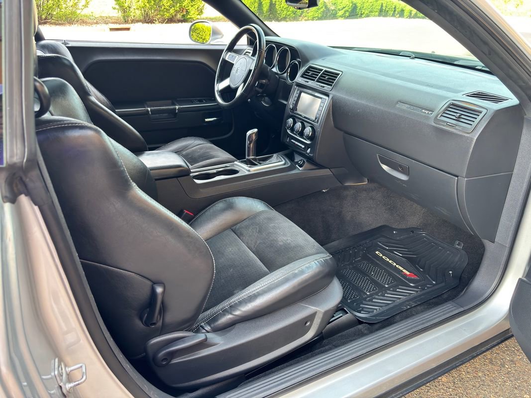 Used 2009 Dodge Challenger SRT8 w/ SRT Option Group II RWD image 38