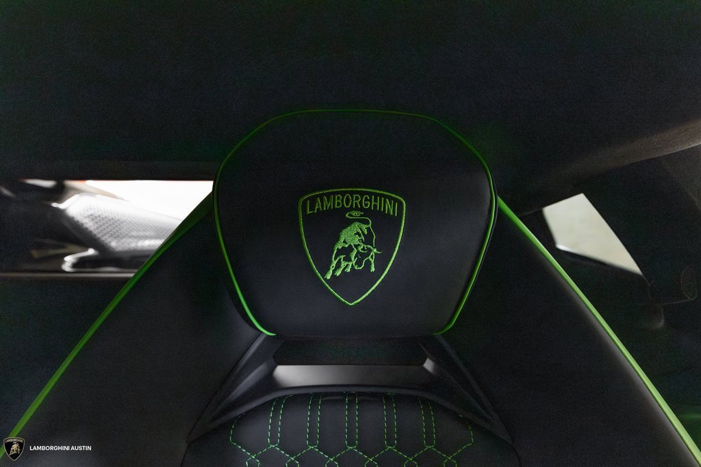 Used 2024 Lamborghini Revuelto image 28