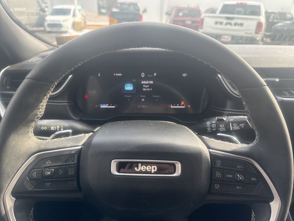 Used 2024 Jeep Grand Cherokee Altitude image 15