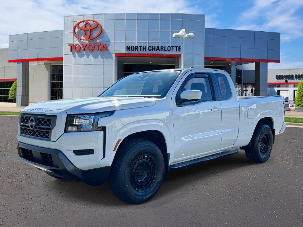Used 2024 Nissan Frontier SV RWD image 5