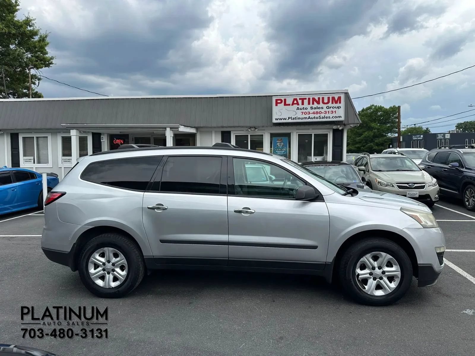 Used 2014 Chevrolet Traverse LS FWD image 2
