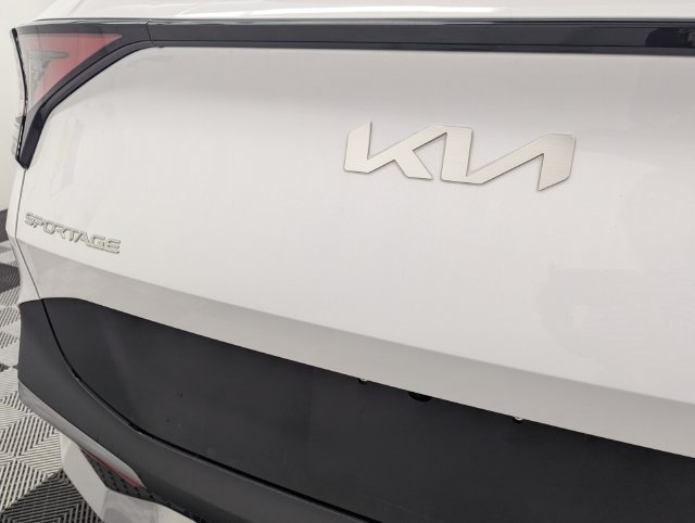 Used 2023 Kia Sportage EX FWD image 9