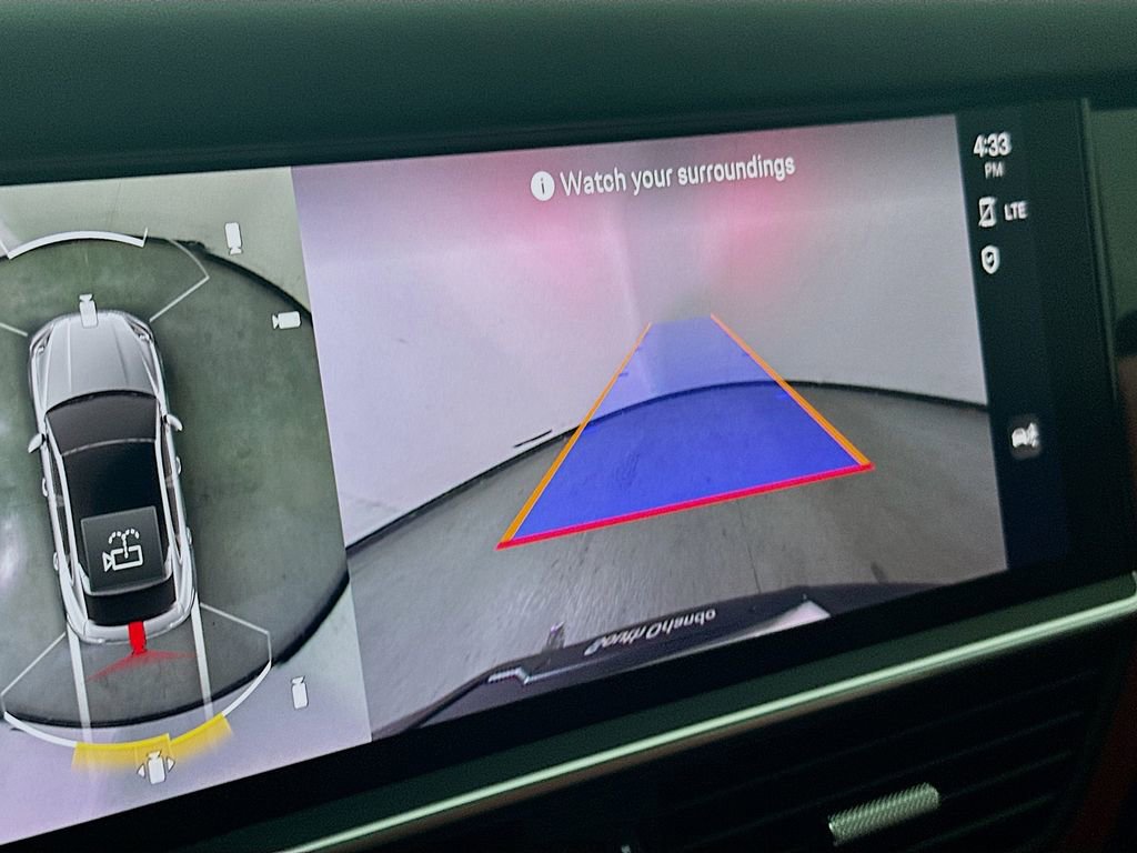 Certified 2023 Porsche Cayenne Platinum Edition image 16