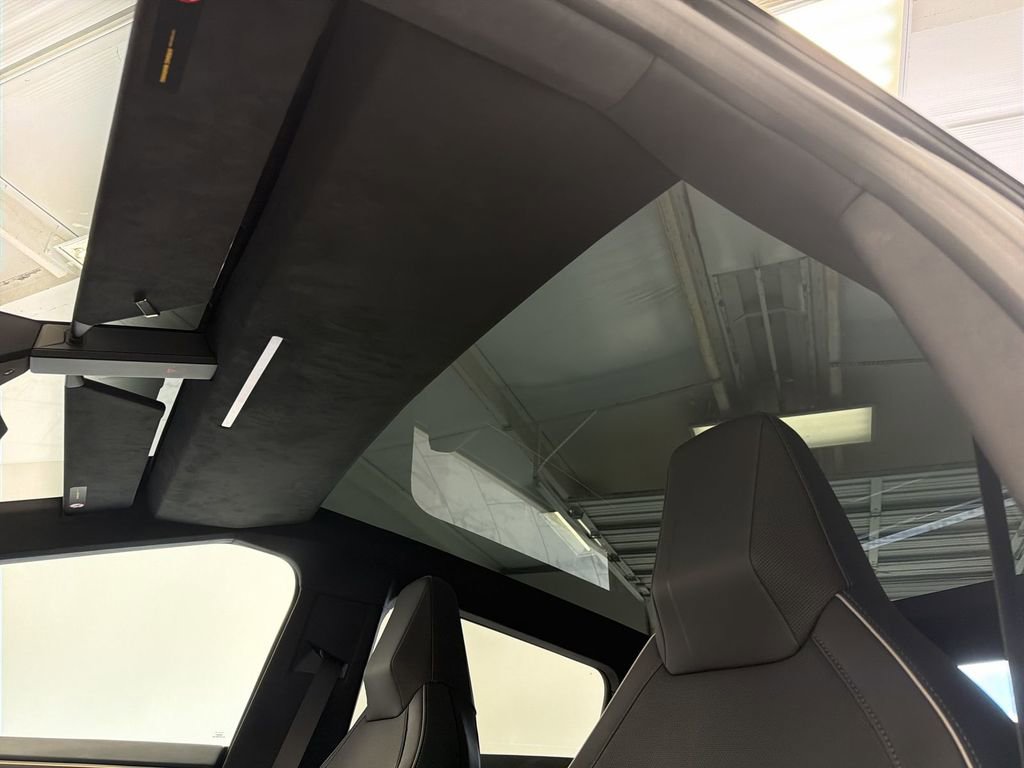 Used 2025 Tesla Cybertruck AWD Crew Cab image 19