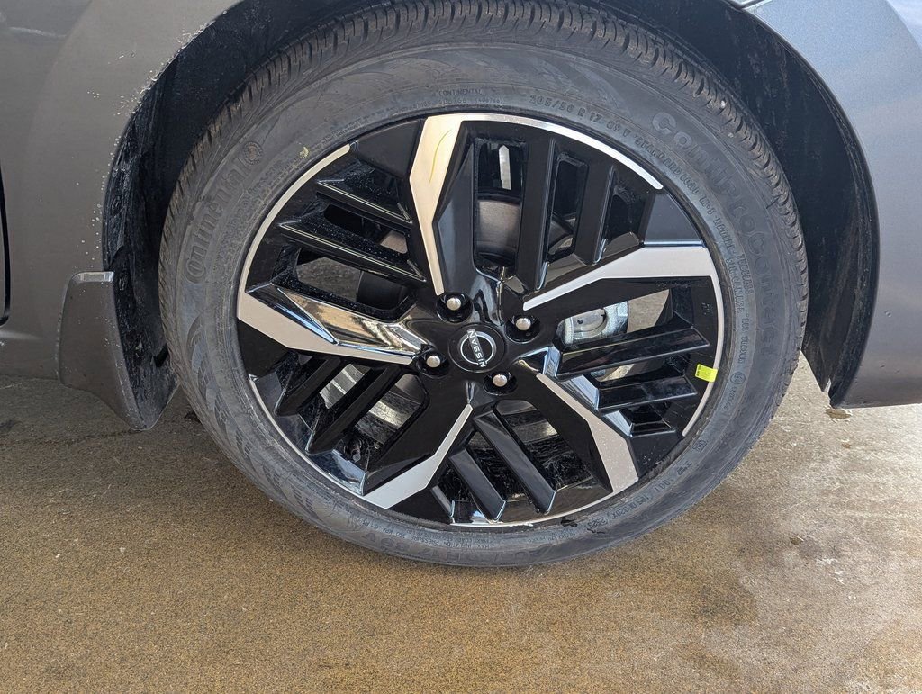 New 2025 Nissan Versa SR w/ Trunk Package image 28