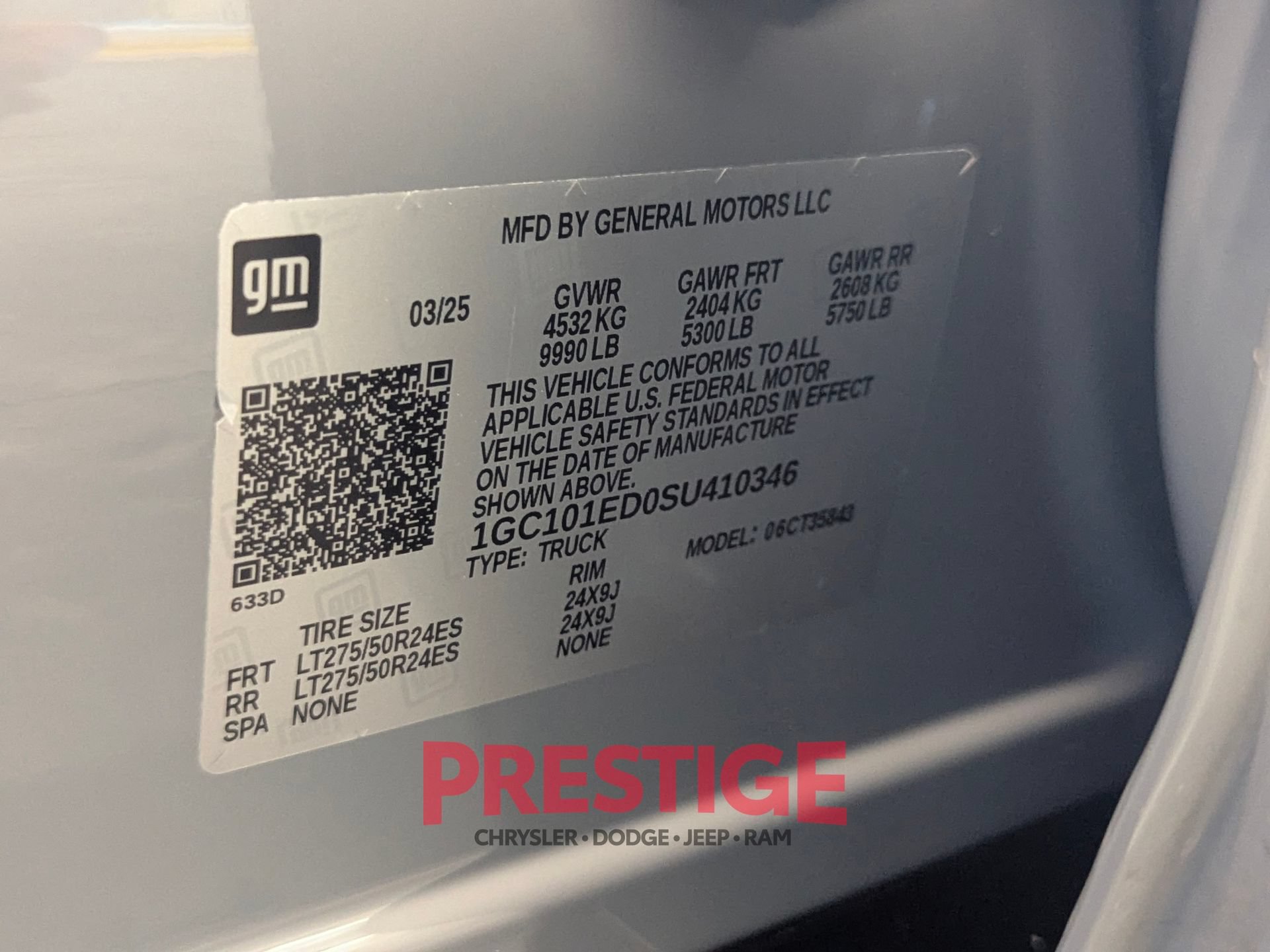 Used 2025 Chevrolet Silverado EV RST AWD/4WD image 35