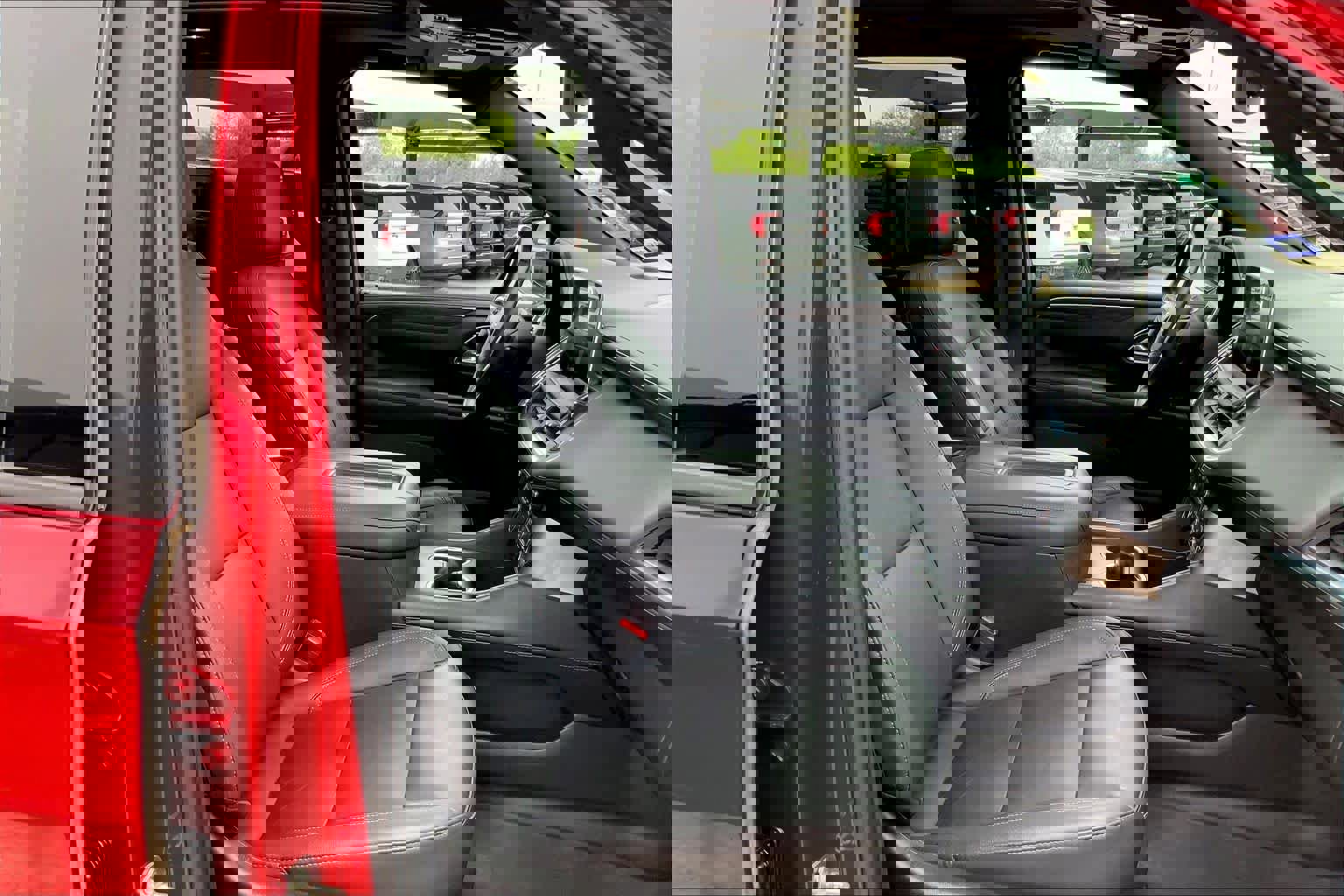 Used 2021 Chevrolet Tahoe Z71 w/ Luxury Package AWD/4WD image 9