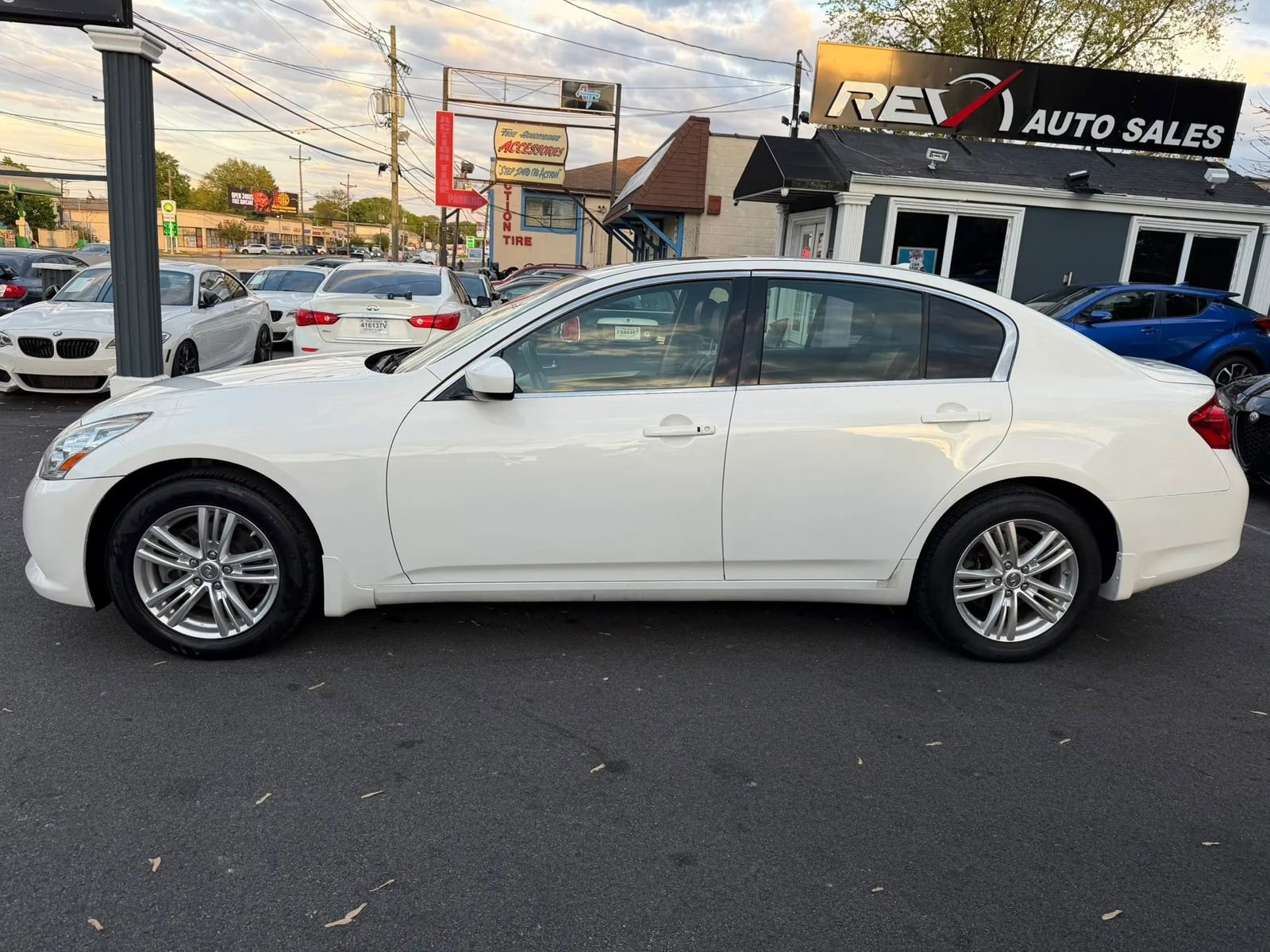 Used 2012 INFINITI G25 x AWD/4WD image 3