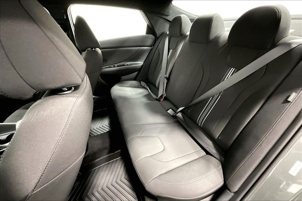 New 2026 Hyundai Elantra SEL Sport FWD image 17