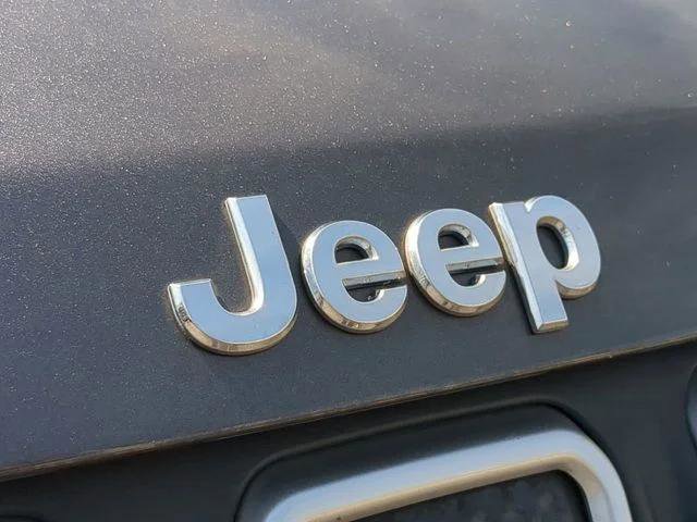 Certified 2022 Jeep Compass Latitude FWD image 13