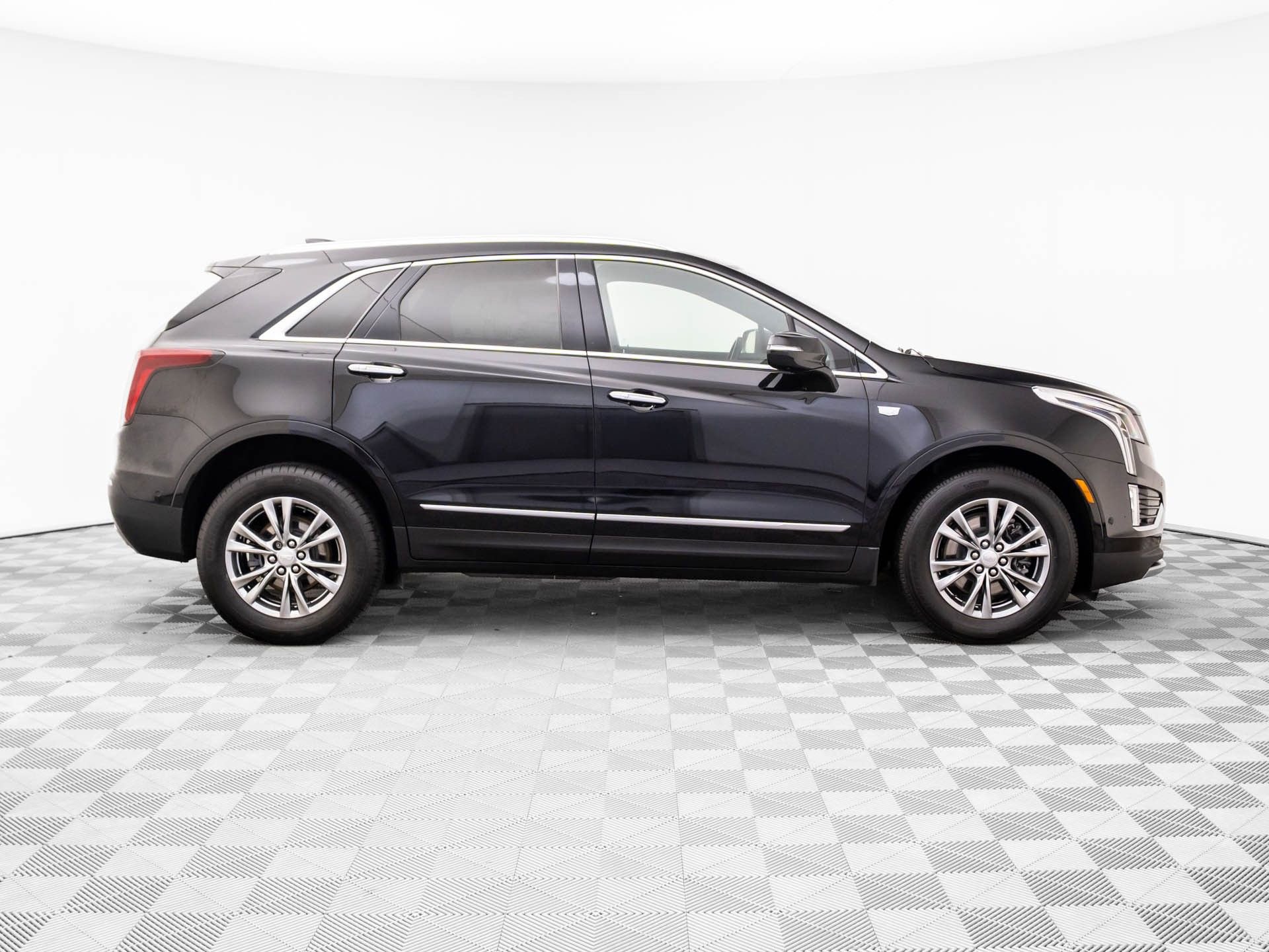 Certified 2022 Cadillac XT5 Premium Luxury w/ Technology Package image 7