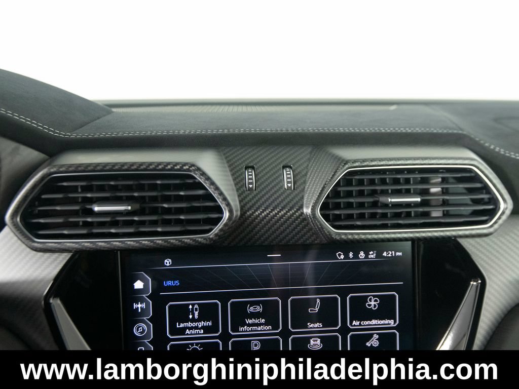 Used 2023 Lamborghini Urus Performante AWD/4WD image 25
