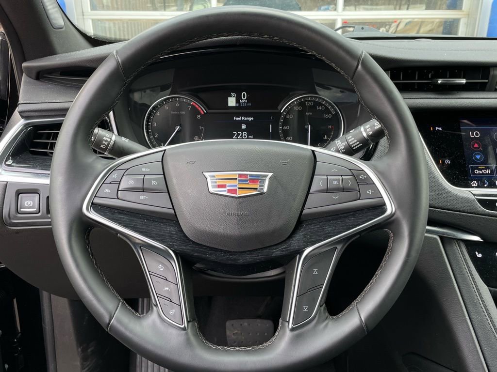 Used 2025 Cadillac XT5 Premium Luxury image 15