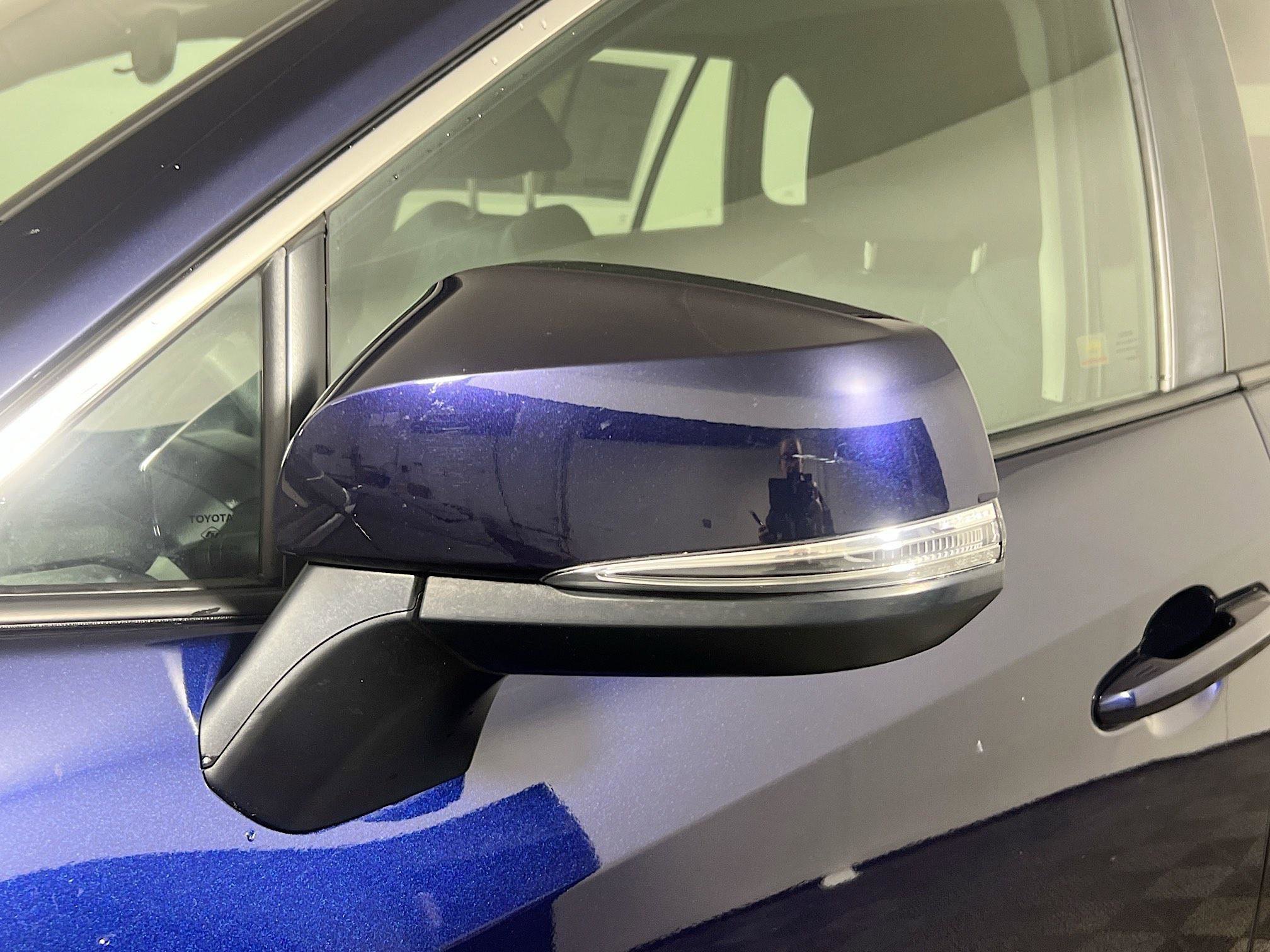 Used 2021 Toyota RAV4 XLE w/ Convenience Package image 12