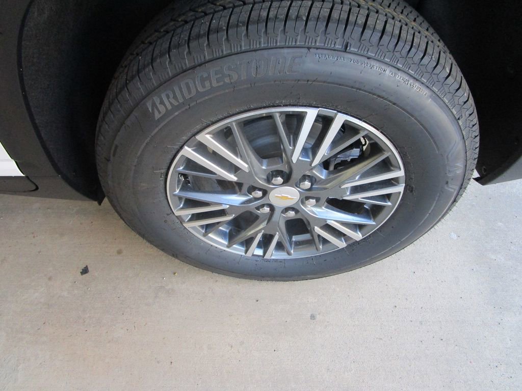 New 2026 Chevrolet Traverse LT w/ Driver Confidence Package image 9