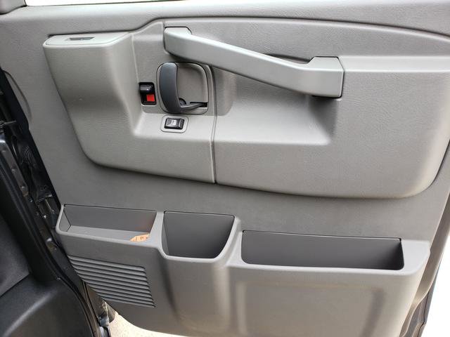 Used 2017 Chevrolet Express 3500 LT w/ LT Preferred Equipment Group image 17