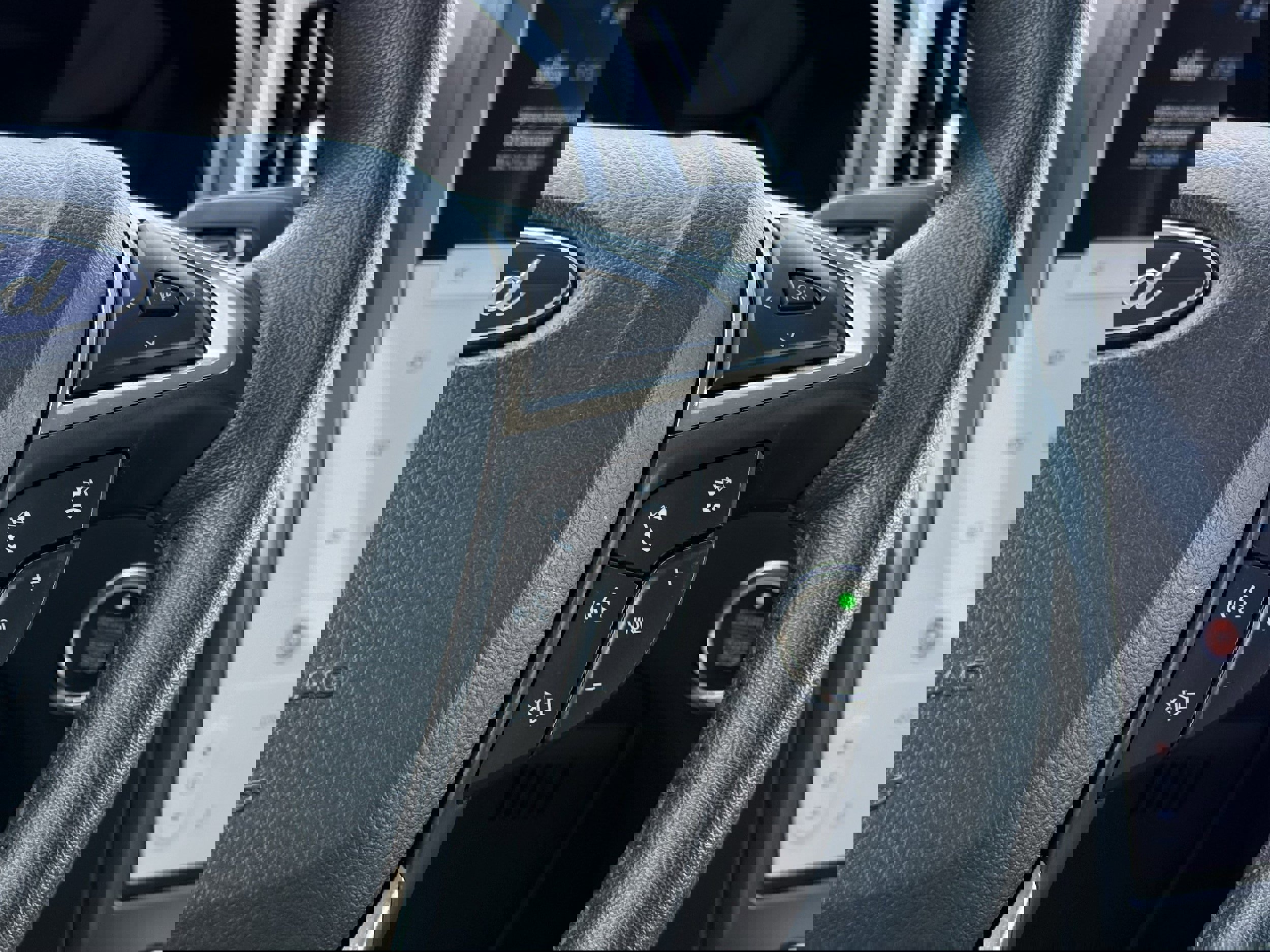 Used 2024 Ford Edge SEL image 15