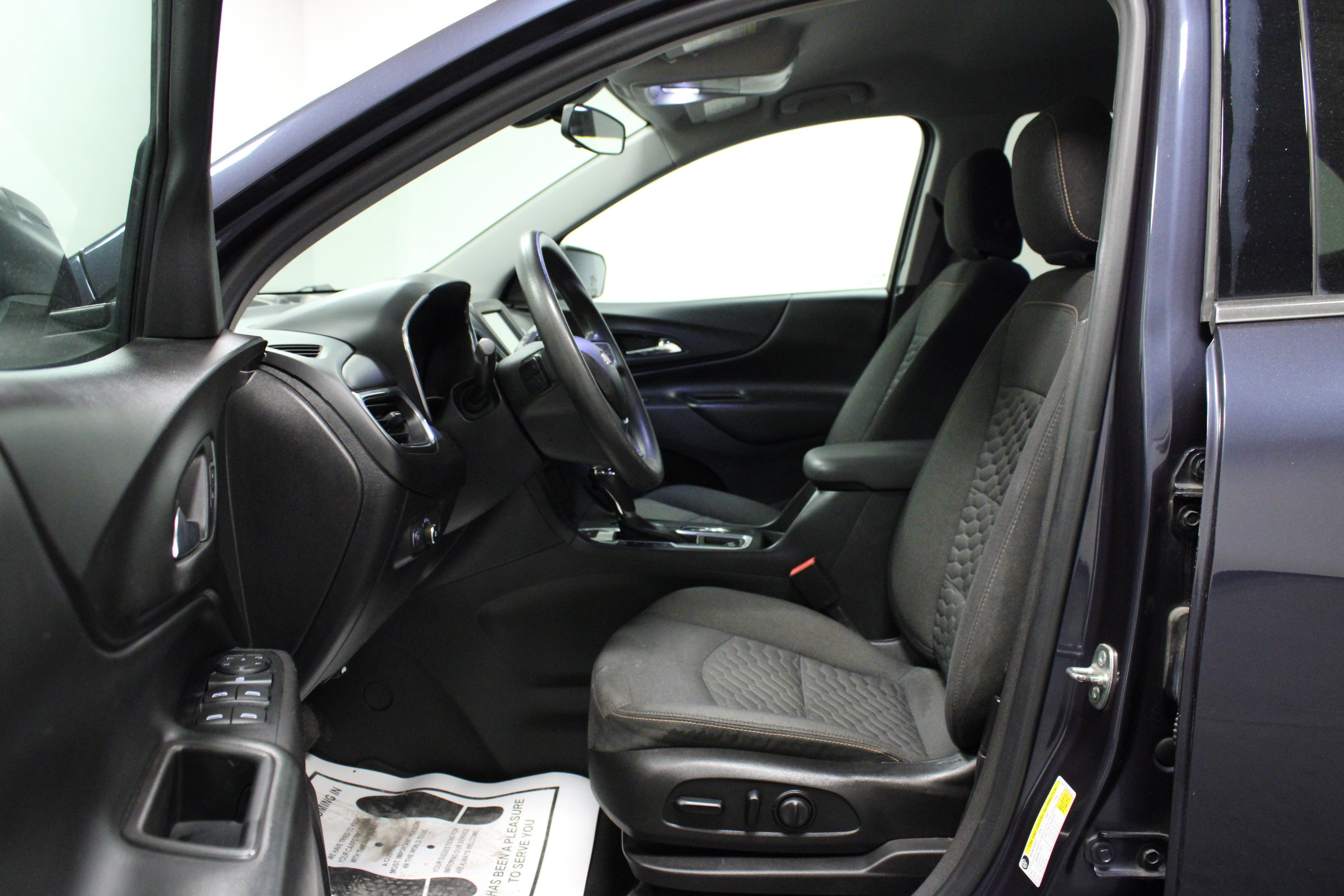 Used 2018 Chevrolet Equinox LT AWD/4WD image 12
