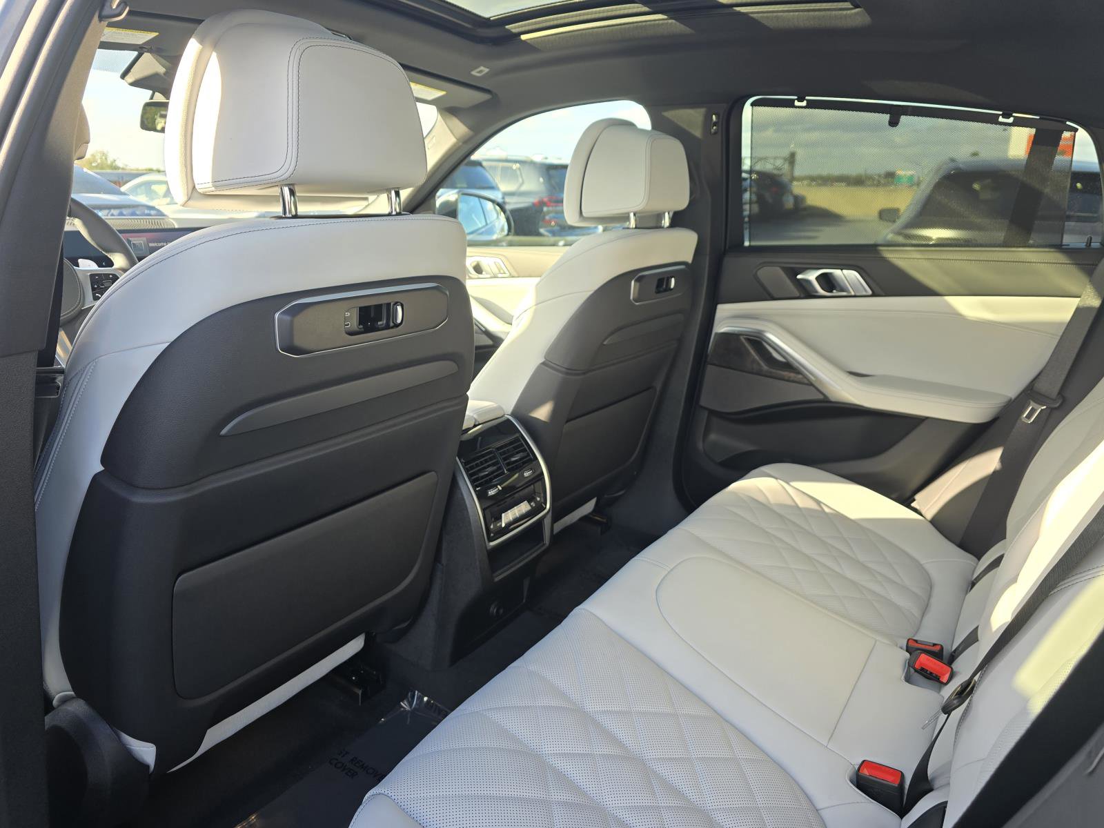 New 2026 BMW X6 xDrive40i w/ Executive Package image 10