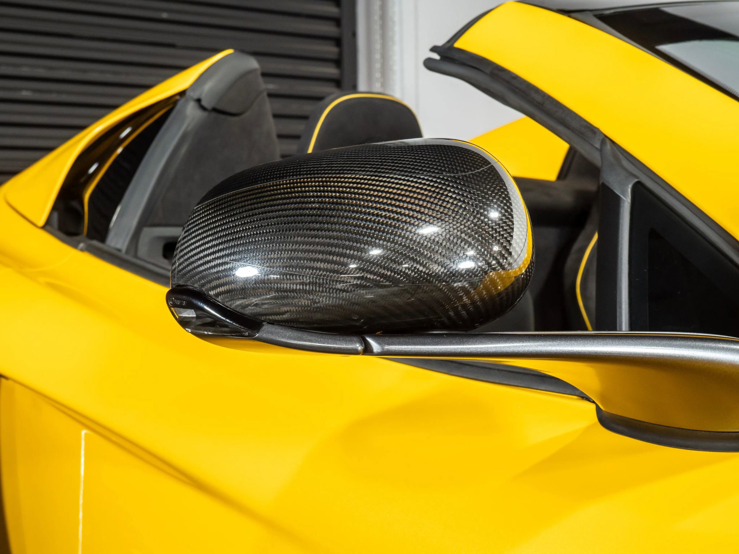 Used 2015 McLaren 650S Spider image 5