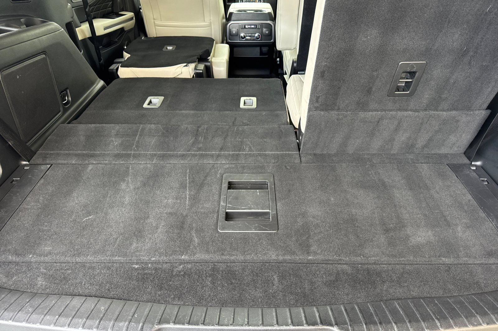 Used 2019 Ford Expedition Platinum RWD image 19