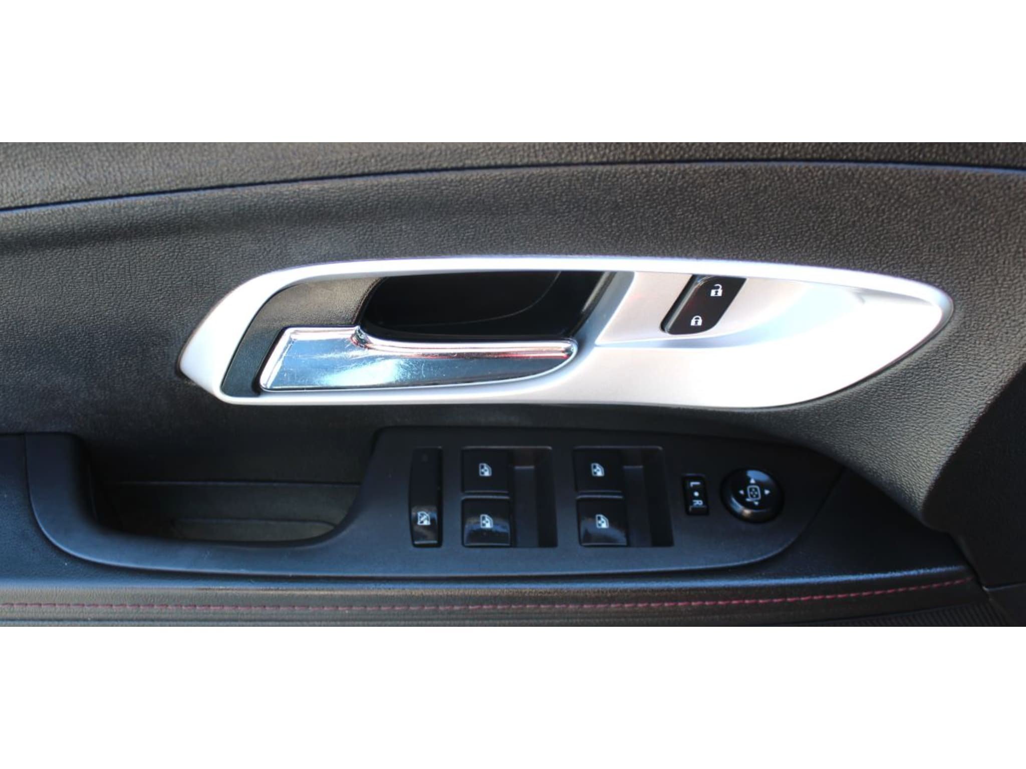 Used 2015 Chevrolet Equinox LT FWD image 18