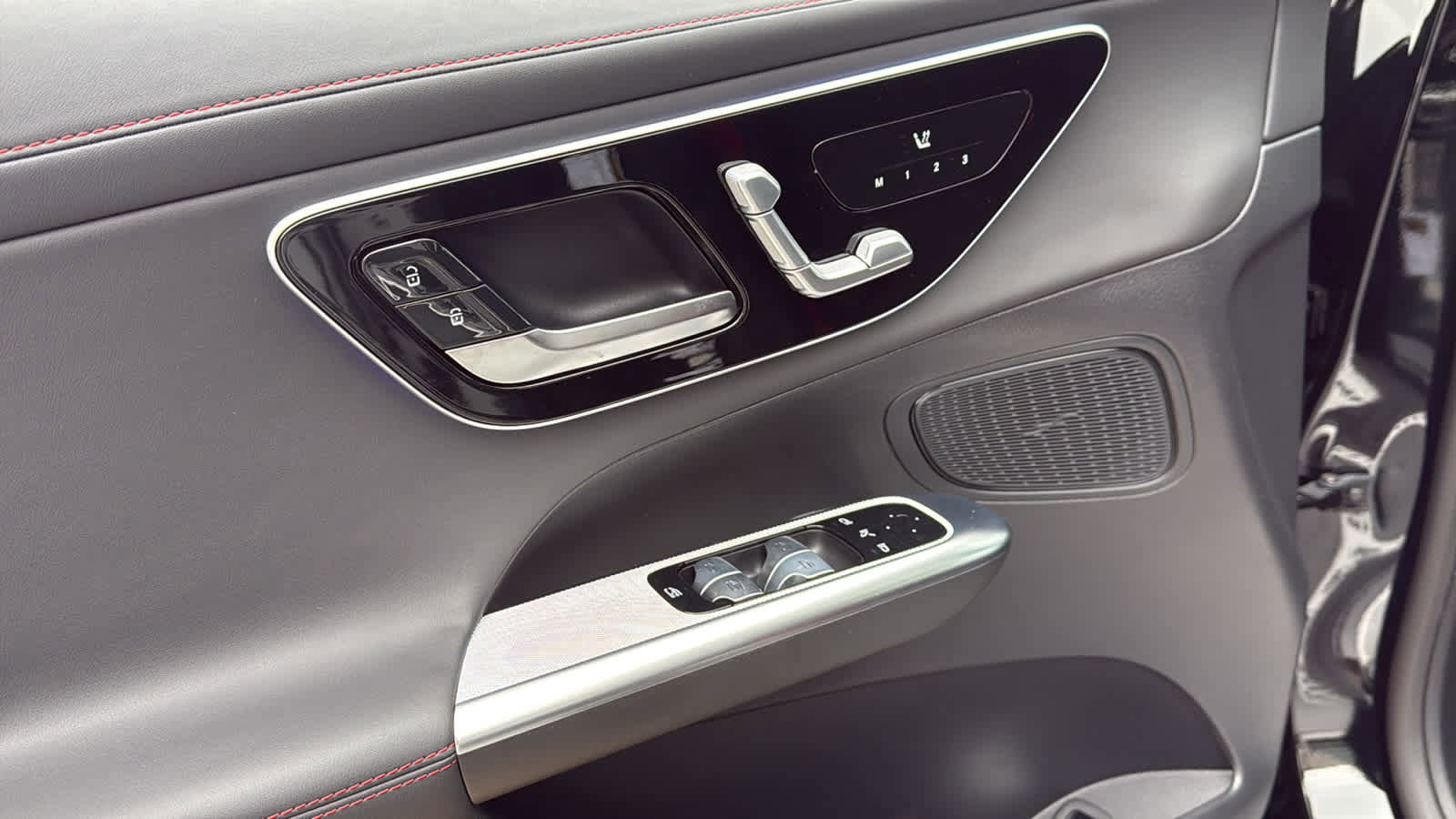 New 2026 Mercedes-Benz GLC 43 AMG 4MATIC image 17