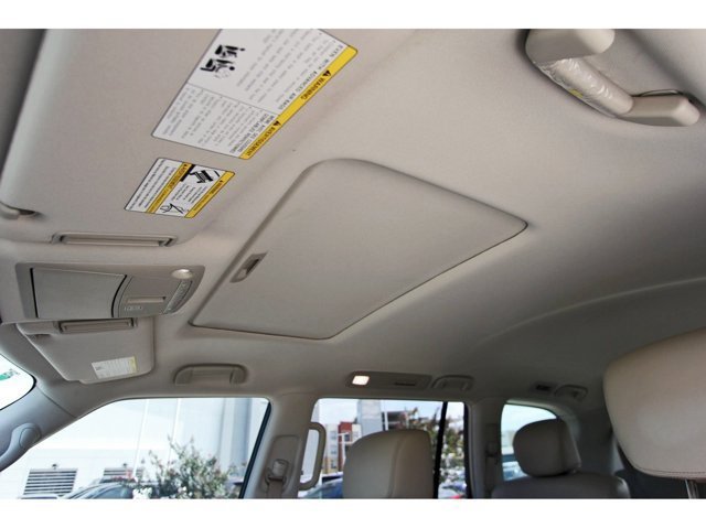 Used 2023 Nissan Armada Platinum w/ Captain's Chairs Package RWD image 35
