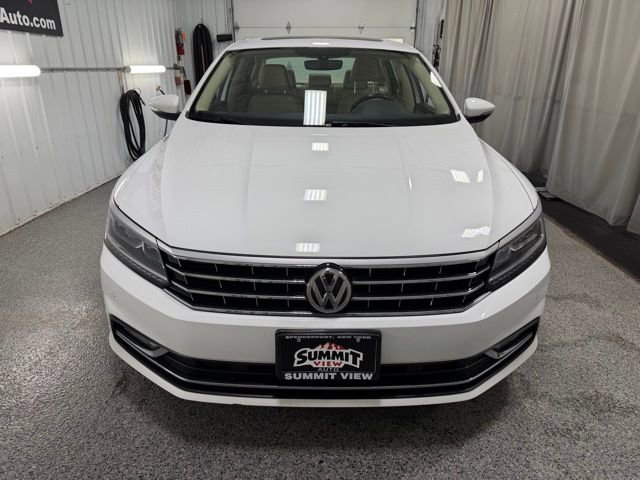 Used 2018 Volkswagen Passat 2.0T SE FWD image 2
