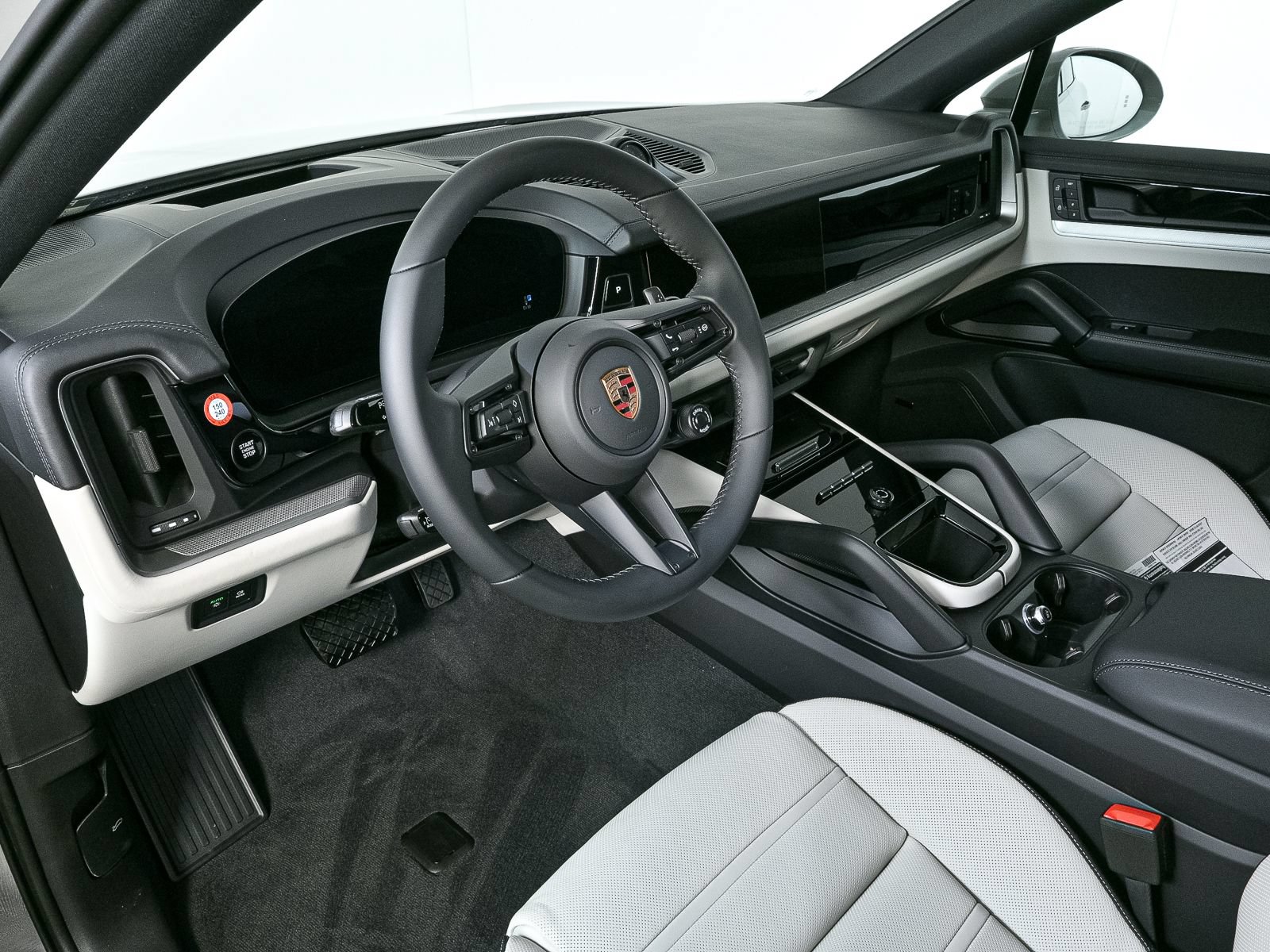 New 2026 Porsche Cayenne Coupe AWD/4WD image 4