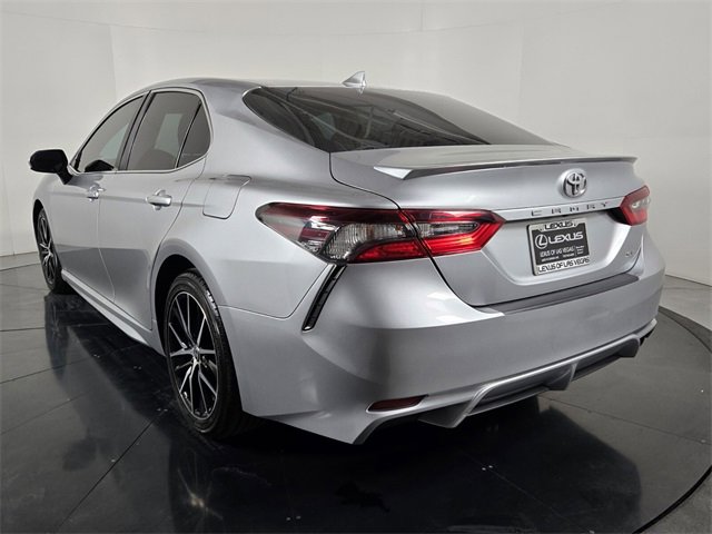 Used 2021 Toyota Camry SE image 4