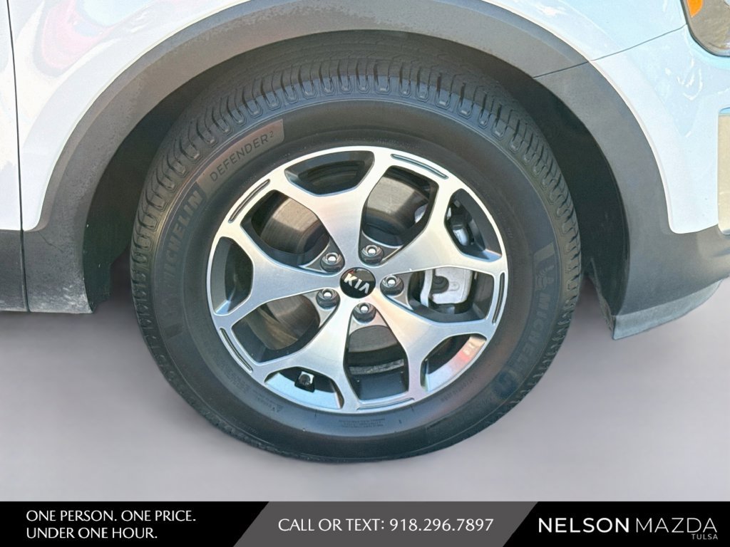 Used 2020 Kia Telluride EX w/ Towing Package FWD image 13