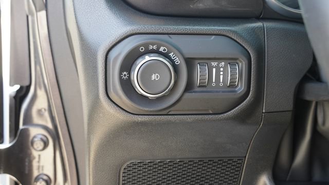 Used 2022 Jeep Wrangler Unlimited Sport image 20