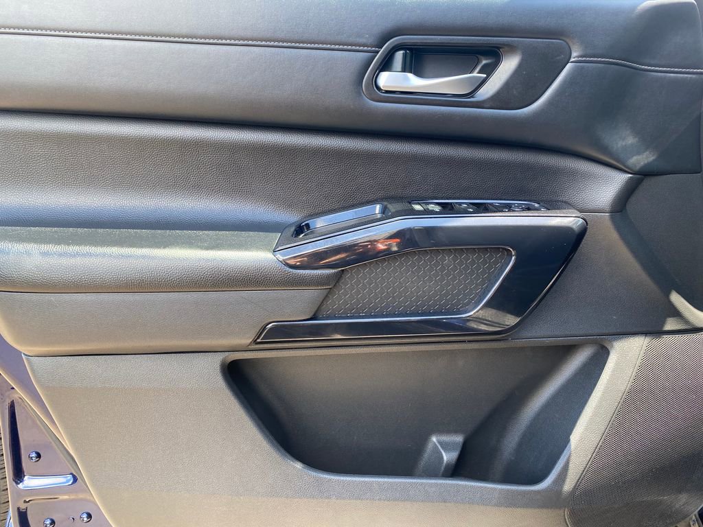 Used 2022 Nissan Pathfinder SV FWD image 31