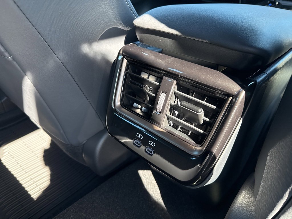 New 2025 Toyota Crown Signia image 11