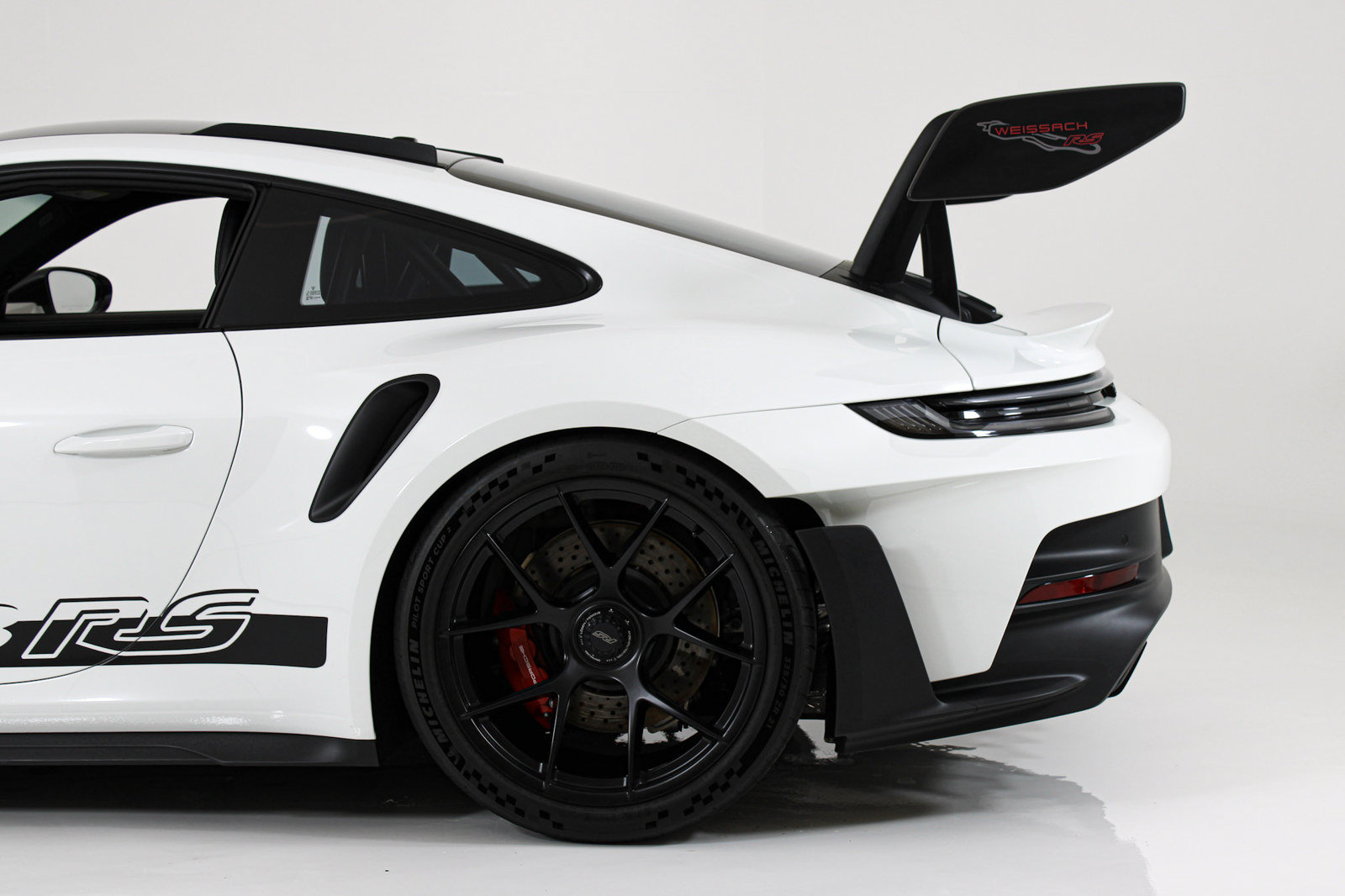 Used 2024 Porsche 911 GT3 RS RWD image 3